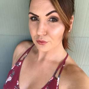 Meet your Posher, Monica